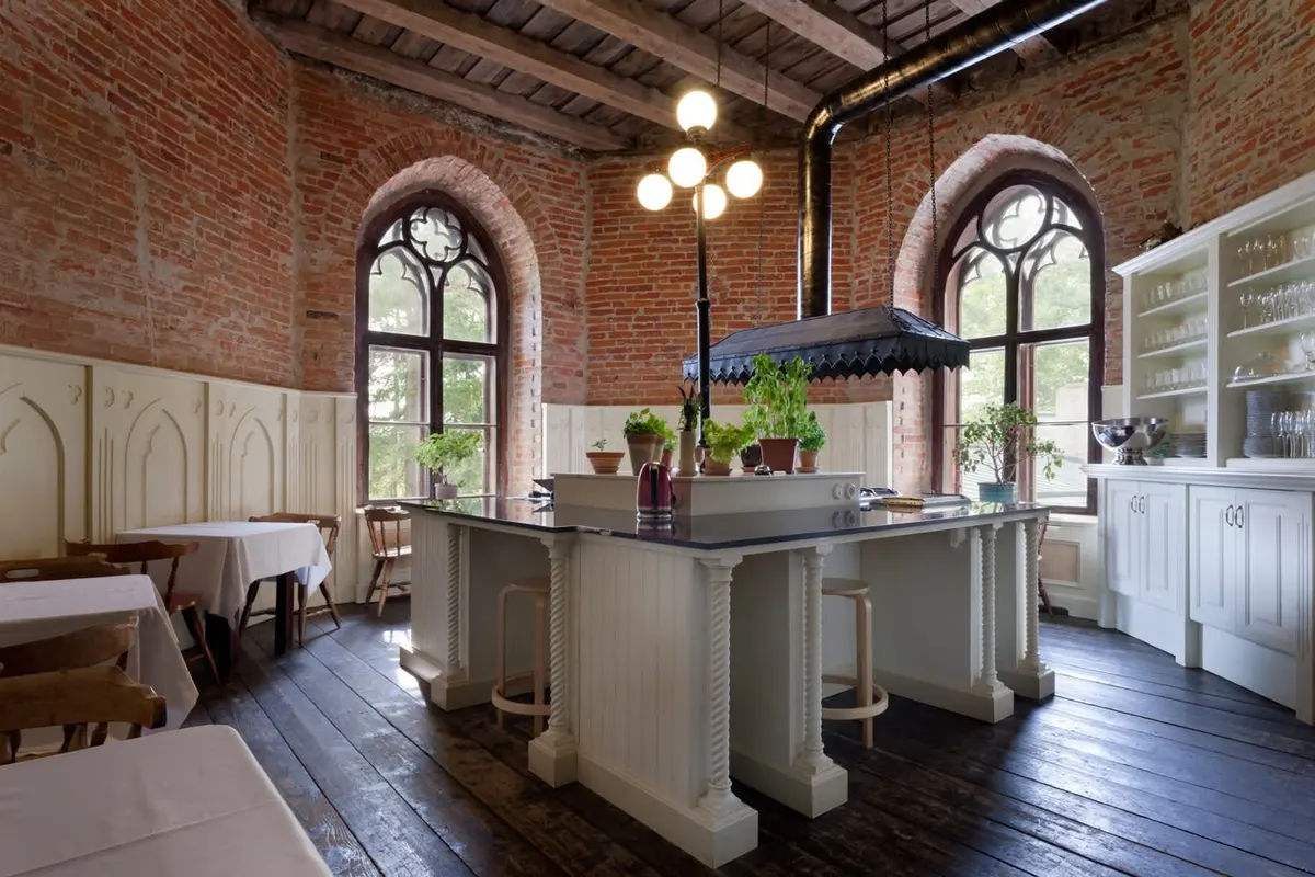 Studio kitchen at Laitse Castle