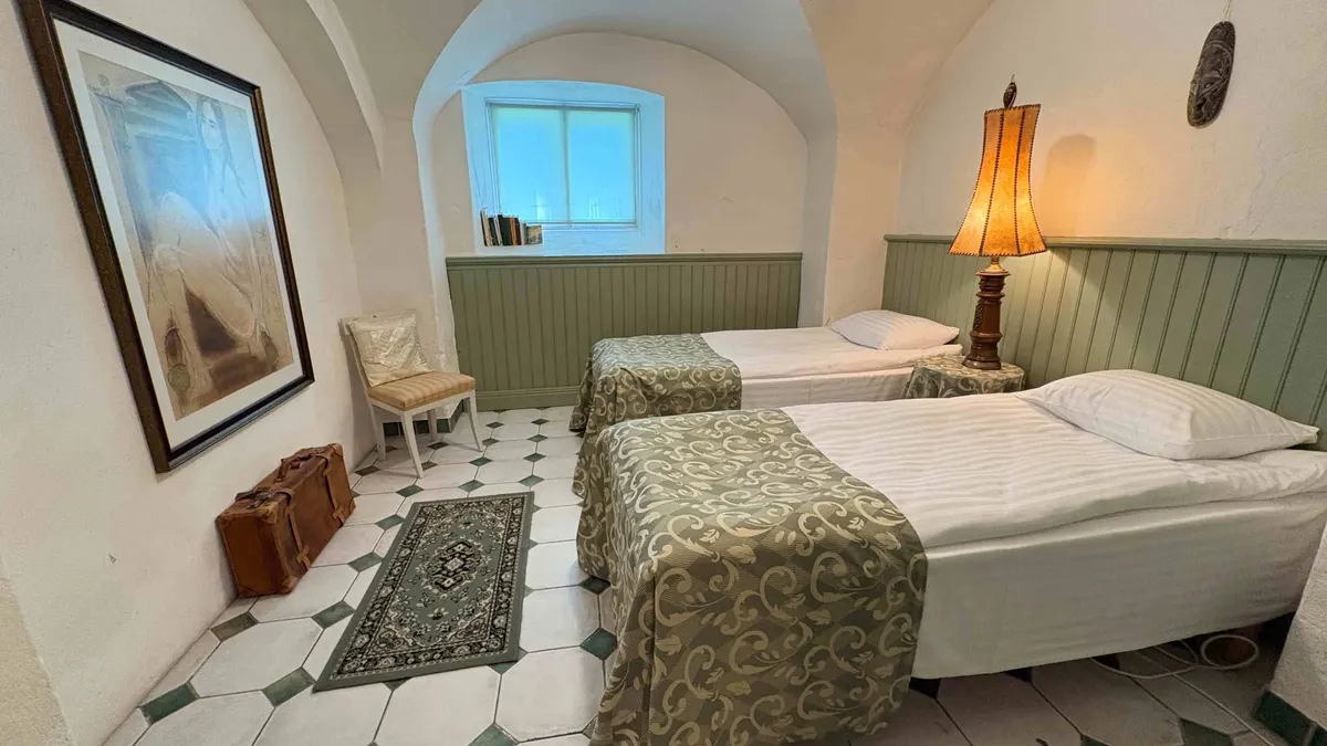 Stable Master guest room