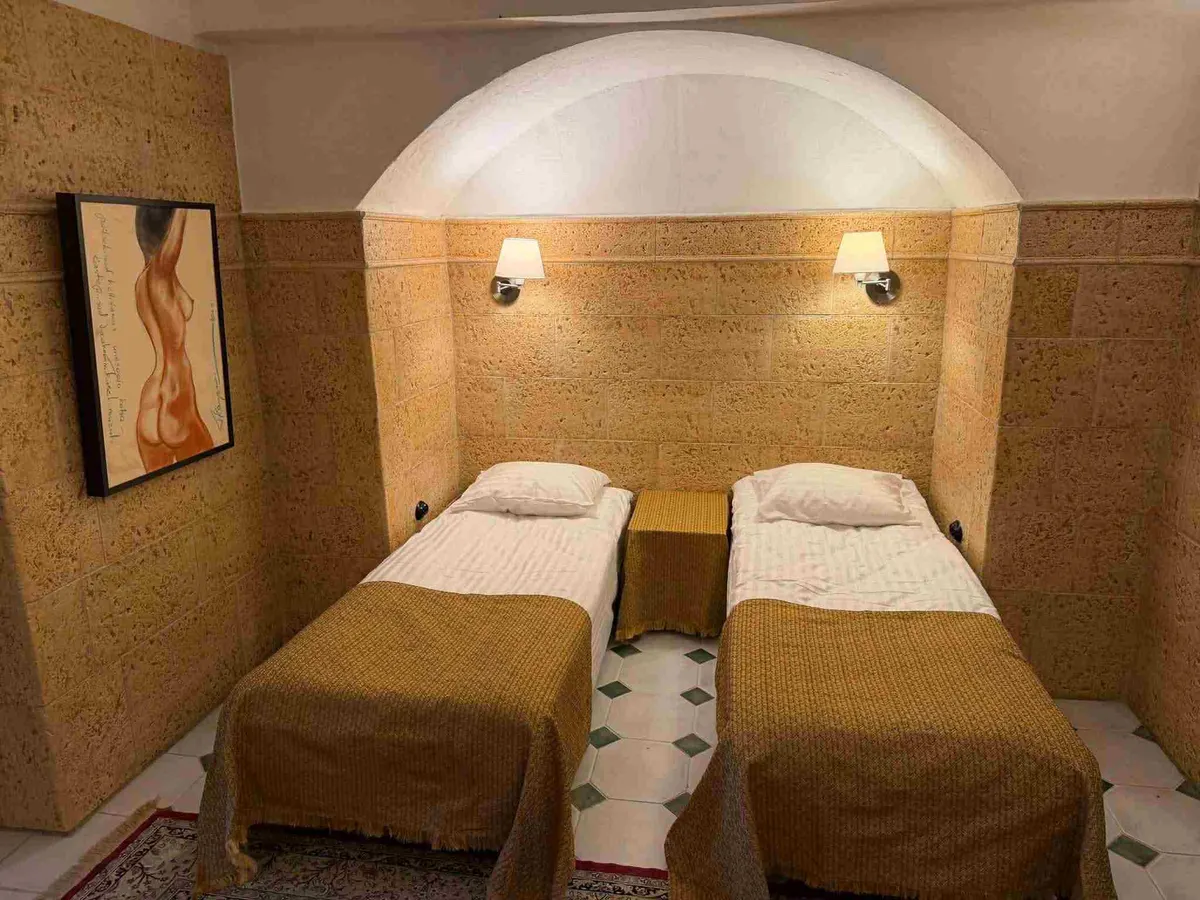 Chancellor guest room