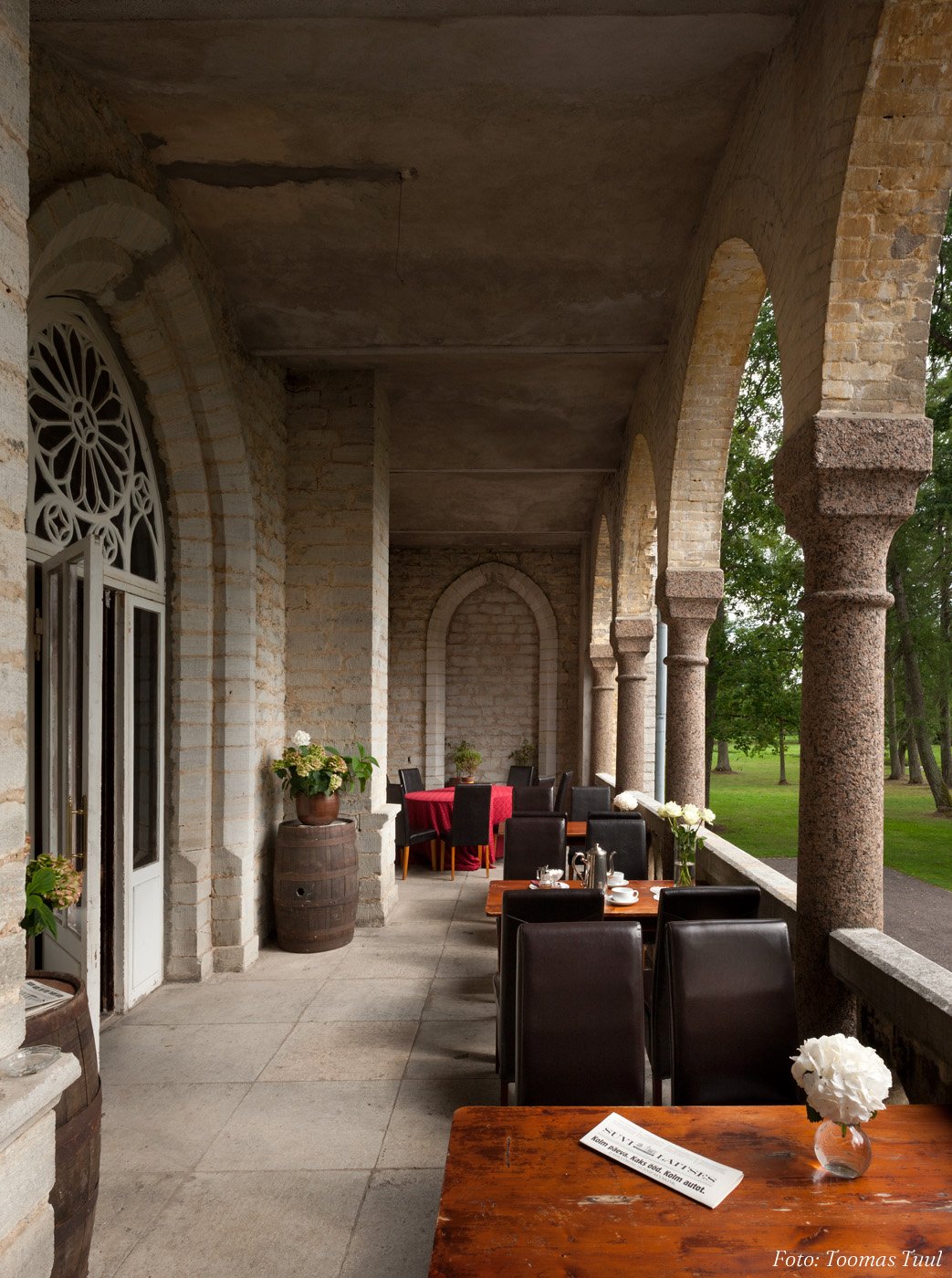 Laitse lossi terrass ja aed